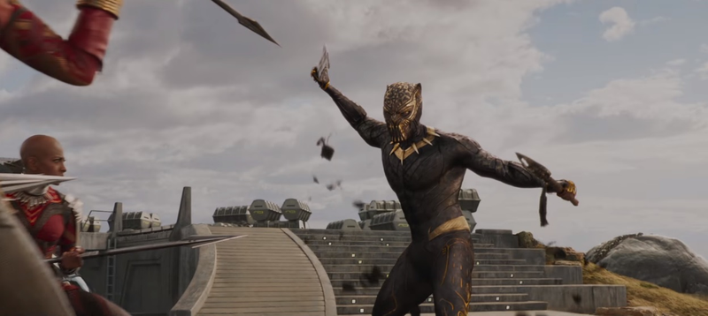 No, este no es Black Panther. Es el villano de la película, Erik Killmonger.